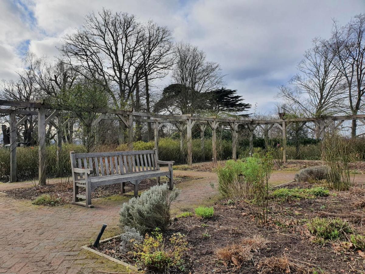 Kew Gardens - Private Double Room Richmond London - Homestay Εξωτερικό φωτογραφία
